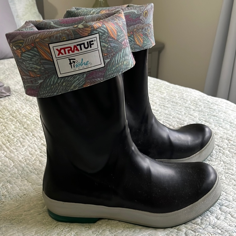 XTratuf Salmon Sisters Rain Boot Size 10
